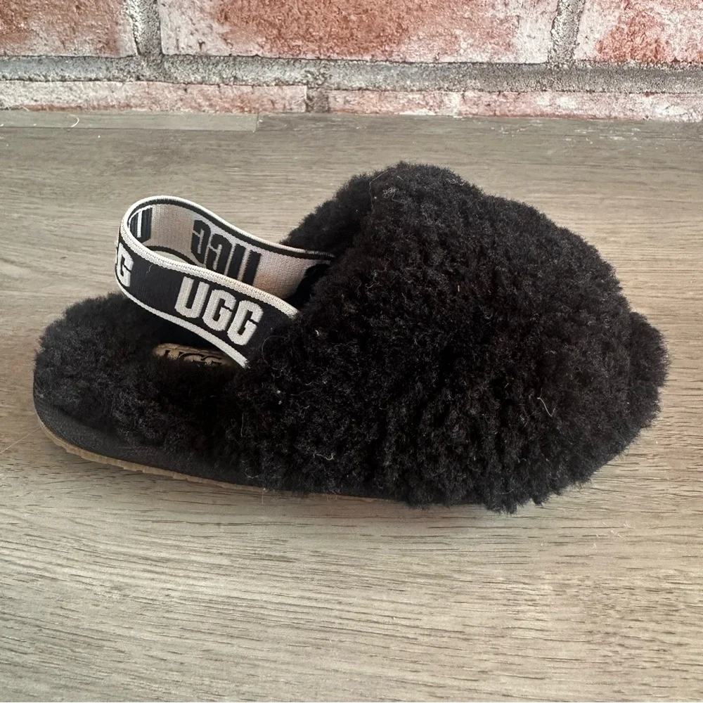 UGG Fluff Yeah Black Slipper Furry Kids 9 Slip On Sandal Logo Back Slide